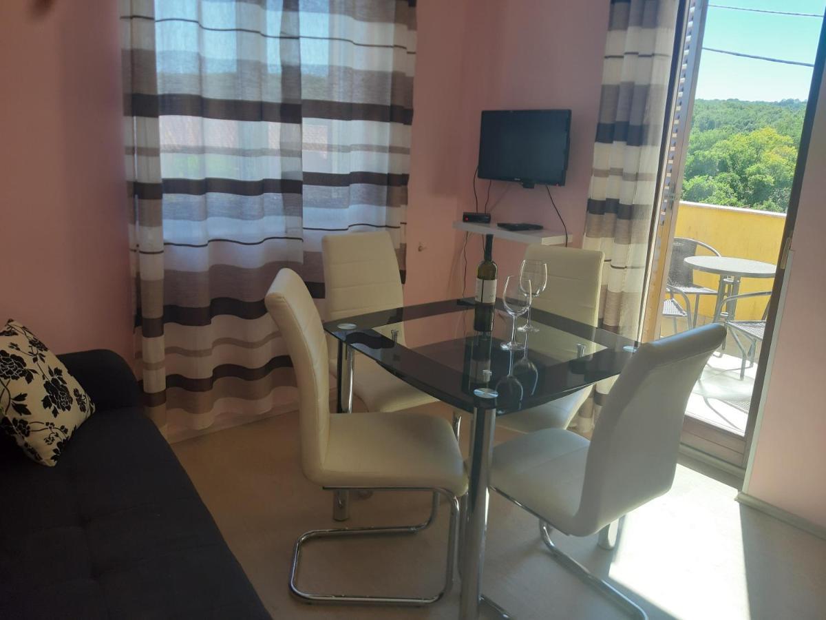 Bukaleta In Apartman Loznati